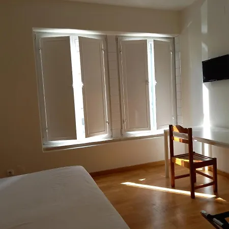 Fado - Santos Couette-café 3*