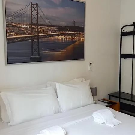 Oda ve Kahvaltı Fado - Santos